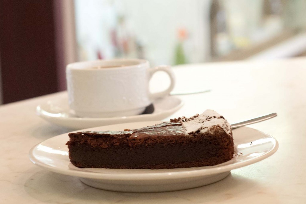 französische Tarte au Chocolat, mit saftiger Mitte